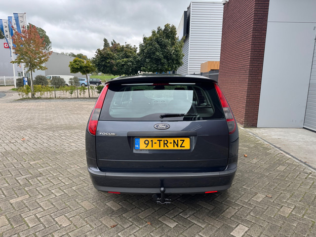 Foto 8 van Ford Focus Wagon 1.6-16V Automaat Airco Cruise Trekhaak