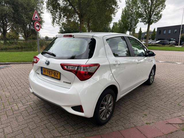 Foto 3 van Toyota Yaris 1.5 Hybrid Active