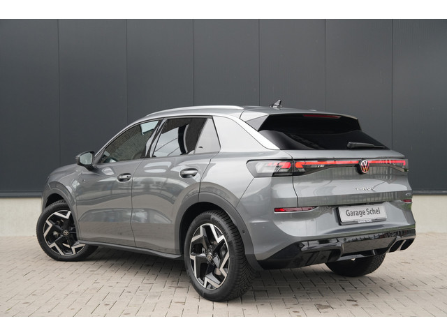 Foto 7 van Volkswagen T-Roc 1.5 TSI R-Line Edition 150pk - ACC - Blindspot - Navi - Camera -Stoel/Stuurverwarmi