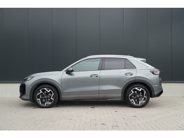 Foto 8 van Volkswagen T-Roc 1.5 TSI R-Line Edition 150pk - ACC - Blindspot - Navi - Camera -Stoel/Stuurverwarmi