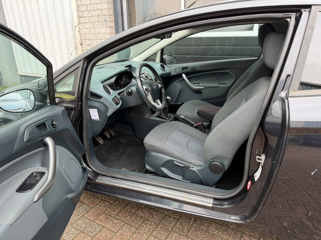 Foto 9 van Ford Fiesta 1.25 S-Edition Nette Auto 1 Jaar APK