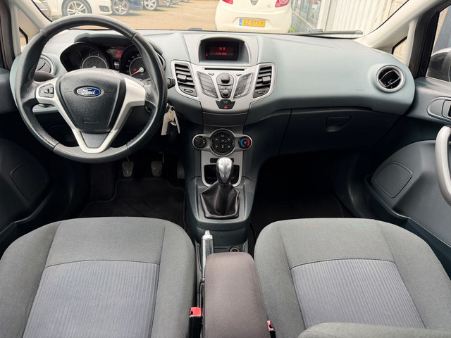Foto 7 van Ford Fiesta 1.25 S-Edition Nette Auto 1 Jaar APK
