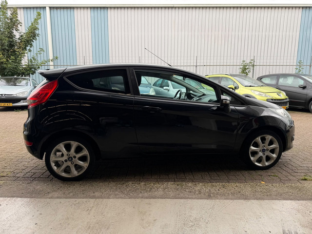 Foto 5 van Ford Fiesta 1.25 S-Edition Nette Auto 1 Jaar APK