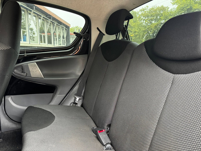 Foto 8 van Toyota Aygo Toyota Aygo 1.0-12V Comfort | Airco | Toerenteller | Elektr. Ramen | Centrale Vergrendel