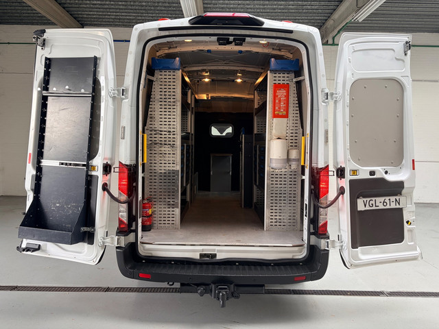 Foto 10 van Ford Transit 350 2.0 TDCI 130PK euro6 L3H3 Trend MHEV RWD Sortimo Inrichting Victron v230 Standkache
