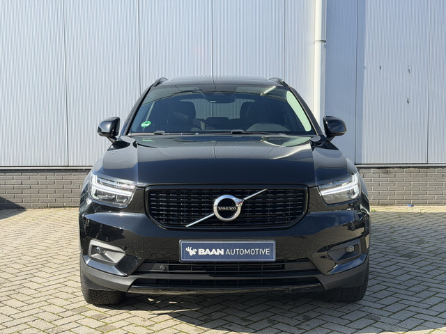 Foto 3 van Volvo XC40 1.5 T4 Recharge R-Design Expression | Adaptive | Panorama | Trekhaak | Camera