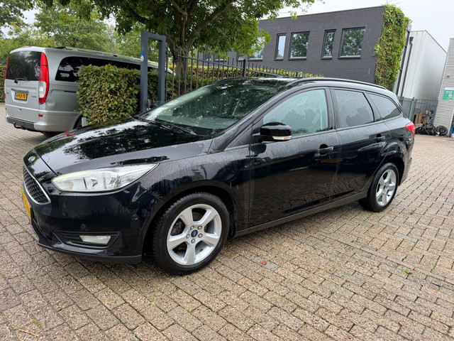 Foto 3 van Ford Focus Wagon 1.0 EcoBoost Titanium Business 1e eigenaar, 67.520 km, cruise, clima, stoel en stuu