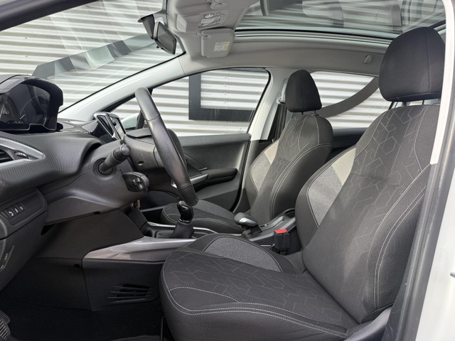 Foto 8 van Peugeot 2008 1.2 PureTech Blue Lion 2e Eigenaar|Pano|Navi|Carplay|Trekhaak|Airco|Cruise|PDC|Elek ram