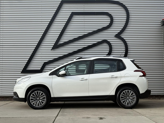 Foto 7 van Peugeot 2008 1.2 PureTech Blue Lion 2e Eigenaar|Pano|Navi|Carplay|Trekhaak|Airco|Cruise|PDC|Elek ram