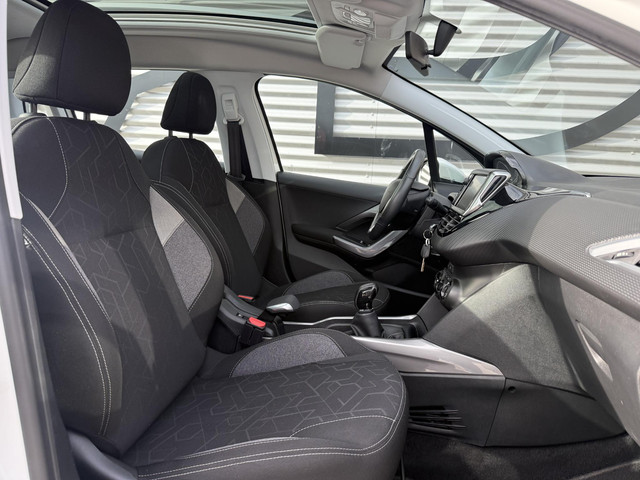 Foto 6 van Peugeot 2008 1.2 PureTech Blue Lion 2e Eigenaar|Pano|Navi|Carplay|Trekhaak|Airco|Cruise|PDC|Elek ram