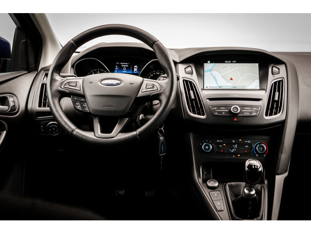 Foto 5 van Ford Focus 1.5 150 Pk 5 drs. Titanium I Trekhaak I Airco I 18 inch. LMV I Winter-Pakket