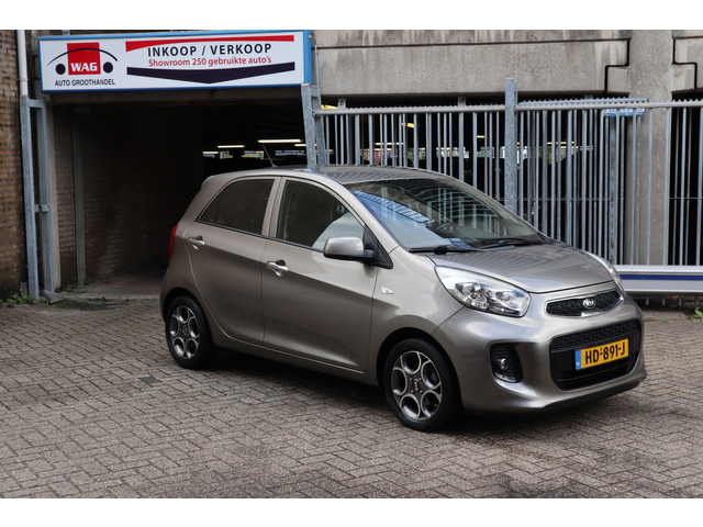 Foto 2 van Kia Picanto 1.2 CVVT DynamicLine (bj 2015, automaat)