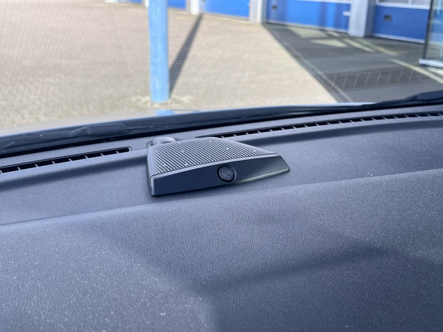 Foto 10 van Ford Fiesta 1.0 EcoBoost Titanium X | Trekhaak | Winter Pack | Adaptieve Cruise Control