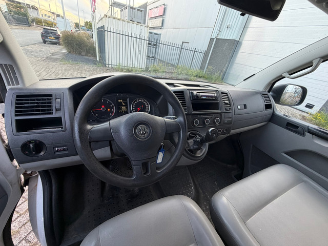 Foto 5 van Volkswagen Transporter Kombi 2.0 L1H1 Comfortline CNG 8 PERSOONS