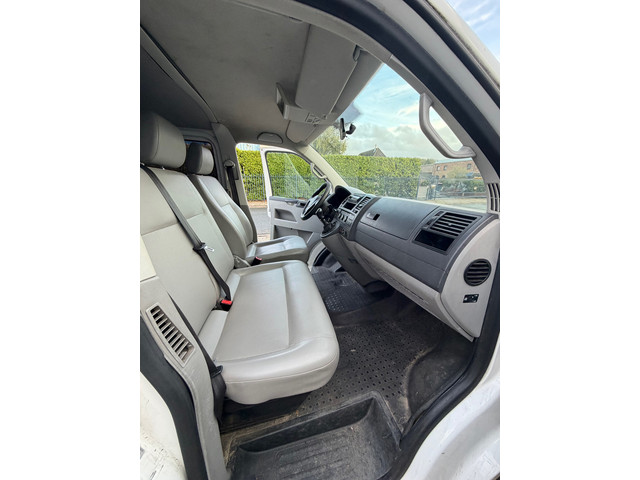 Foto 8 van Volkswagen Transporter Kombi 2.0 L1H1 Comfortline CNG 8 PERSOONS