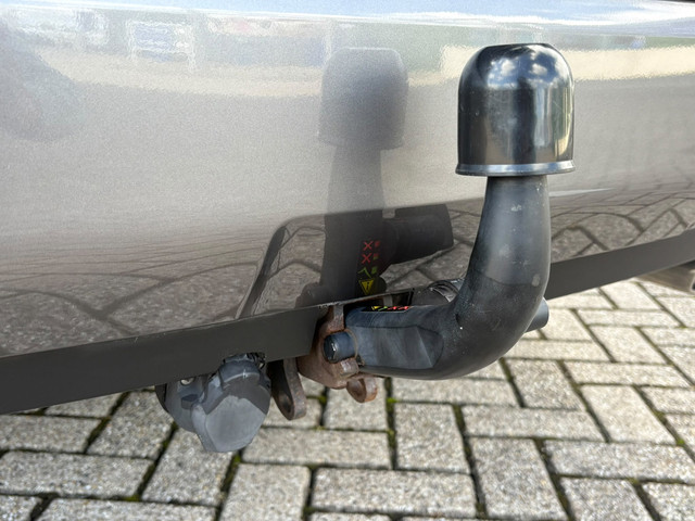 Foto 2 van Toyota RAV4 2.5 Hybrid AWD Trekhaak / Camera / Stoel-Stuur Verwarming