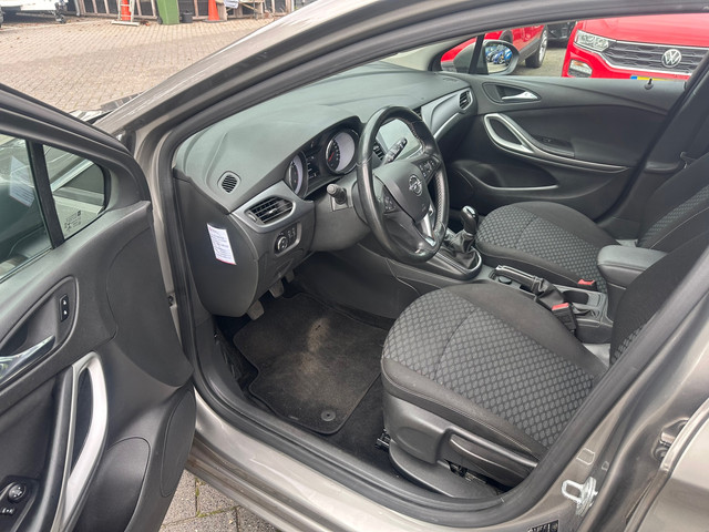 Foto 3 van Opel Astra Sports Tourer 1.0 Online Edition , navigatie , pdc voor en achter met camera , trekhaak