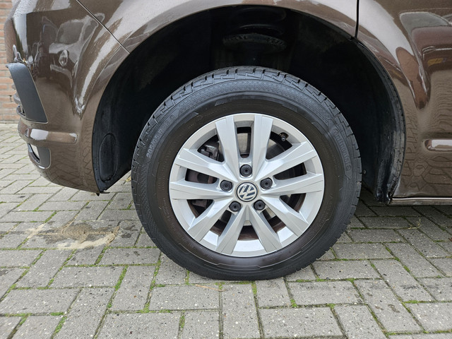 Foto 8 van Volkswagen Transporter 2.0 TDI L2H3 Highline (marge) 1e eigenaar