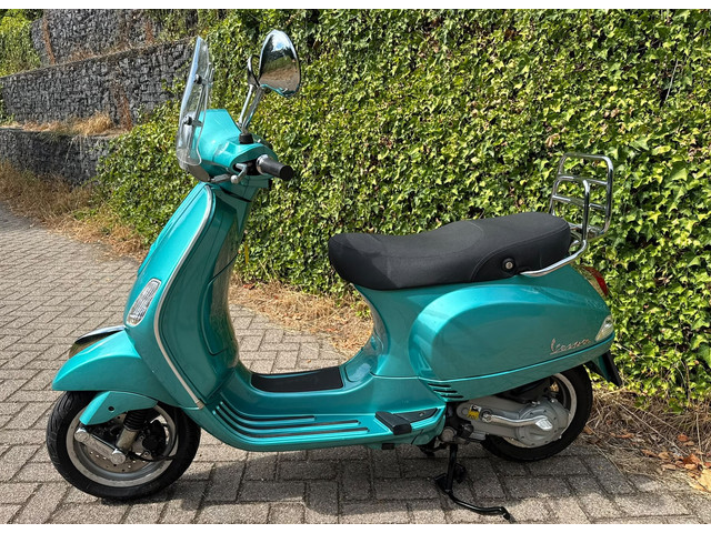 Foto 3 van Vespa LX 50 4T 45 km Scooter VERDE BETAAL met in3