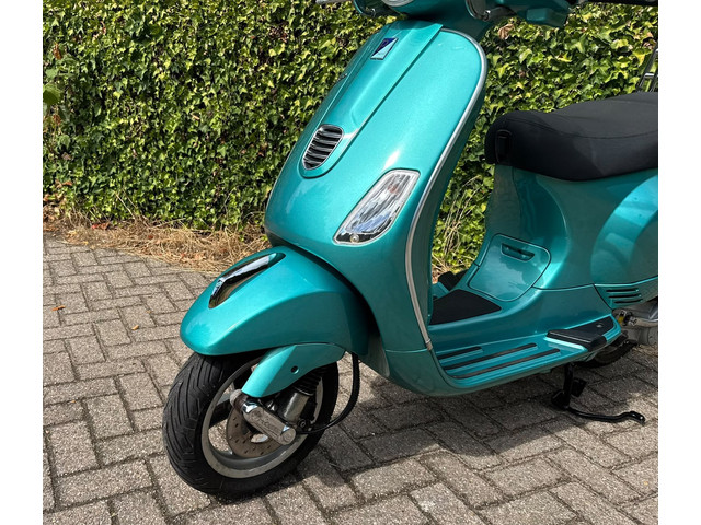 Foto 4 van Vespa LX 50 4T 45 km Scooter VERDE BETAAL met in3