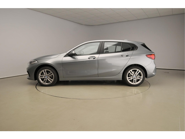 BMW 1 Serie 5-deurs 118i | LED | Navigatie | Active cruise | Stoelverwarming | DAB | Harman-kardon s