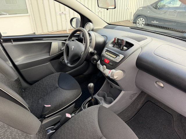 Foto 5 van Peugeot 107 1.0-12V XS NL AUTO 5 DEURS AIRCO-1999E--