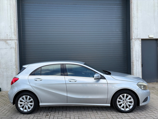 Foto 8 van Mercedes-Benz A-klasse 200 Prestige NAVI PDC 2013