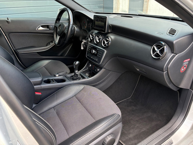 Foto 10 van Mercedes-Benz A-klasse 200 Prestige NAVI PDC 2013