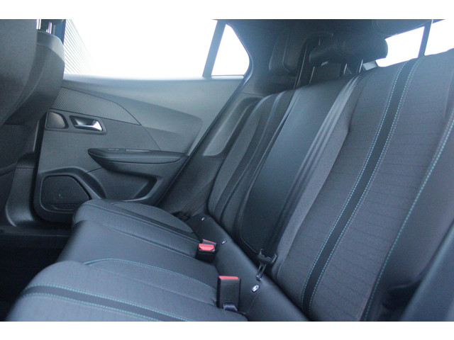 Foto 9 van Peugeot 2008 1.2 130PK ALLURE PACK | TREKHAAK AFNEEMBAAR | NAVIGATIE 10" TOUCHSCREEN | APPLE CARPLAY