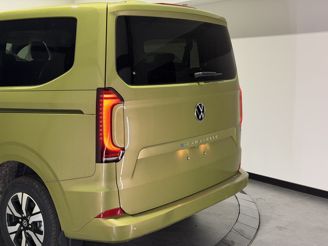 Foto 2 van Volkswagen e-Transporter Caravelle 32 L1H1 Life 64 kWh € 55.000,00 incl. BTW/BPM | Trekhaak | Keyles