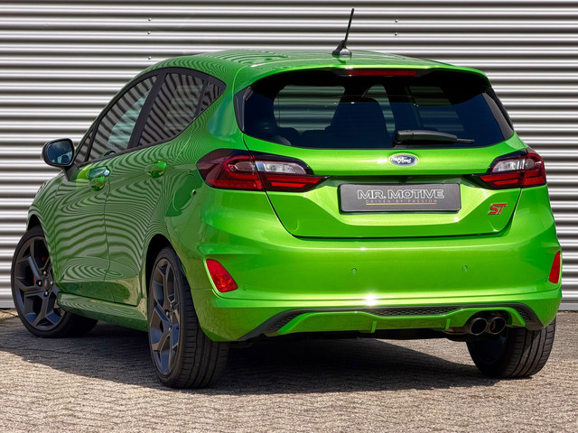 Foto 2 van Ford Fiesta 1.5 Ecoboost ST-X | Performance Pack | Winter Pack | Dealer Onderhouden | 1e Eigenaar |