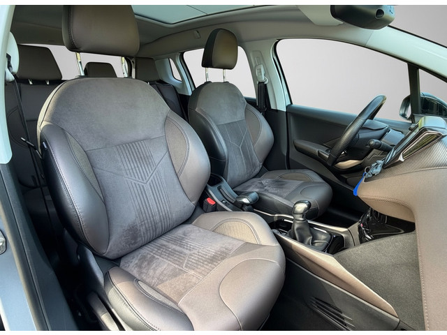 Foto 4 van Peugeot 2008 1.2 PureTech Féline, afneembare trekhaak, panoramadak, nieuwe distributieriem, vele opt