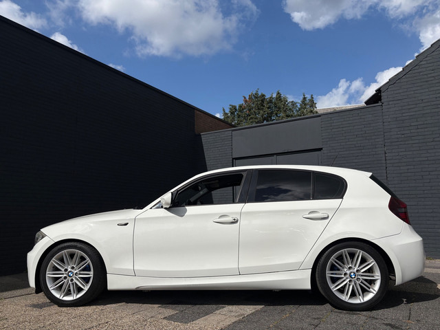 Foto 3 van BMW 1-serie 116i | M-Pakket | Stoelverwarming | Airco