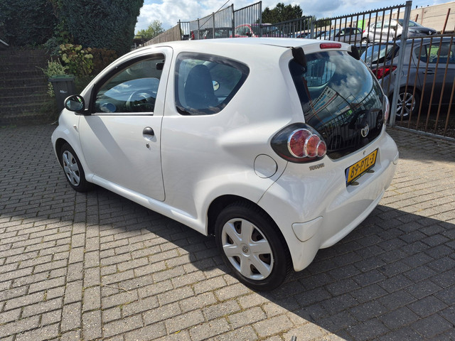 Foto 8 van Toyota Aygo 1.0-12V Access