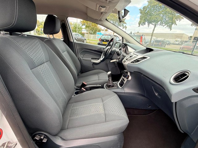Foto 3 van Ford Fiesta 1.25 Titanium|NAP|Airco|5 |Deurs|Onderhoud|