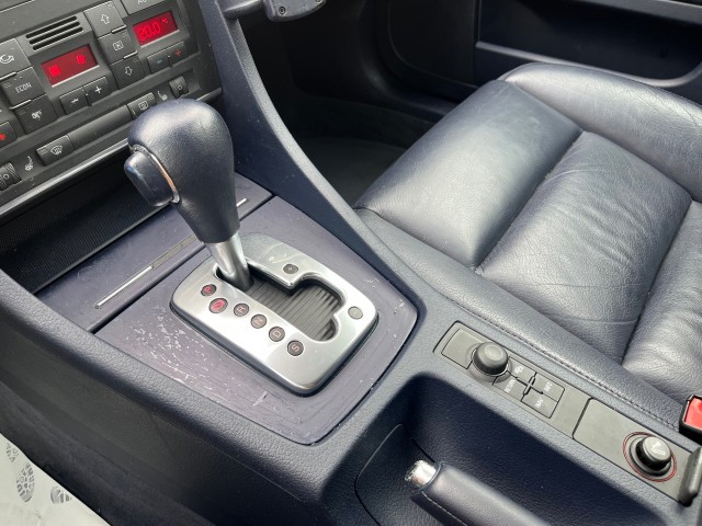 AUDI A4 AVANT 1.8 TURBO AUTOMAAT 163PK / LEDER / STOELVERW. / AIRCO-ECC / CRUISE CTR. / PDC / 16'' LM-VELGEN