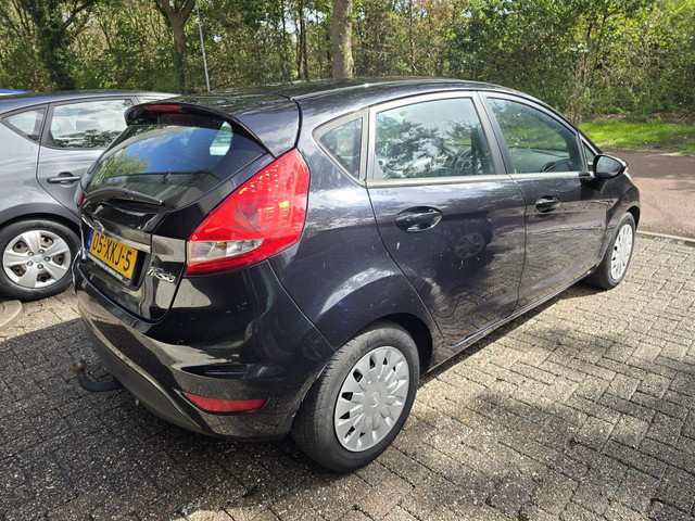 Foto 8 van Ford Fiesta 1.6 TDCi ECOnetic Lease Trend | AIRCO | ELEC RAMEN | TREKHAAK | EXPORT |