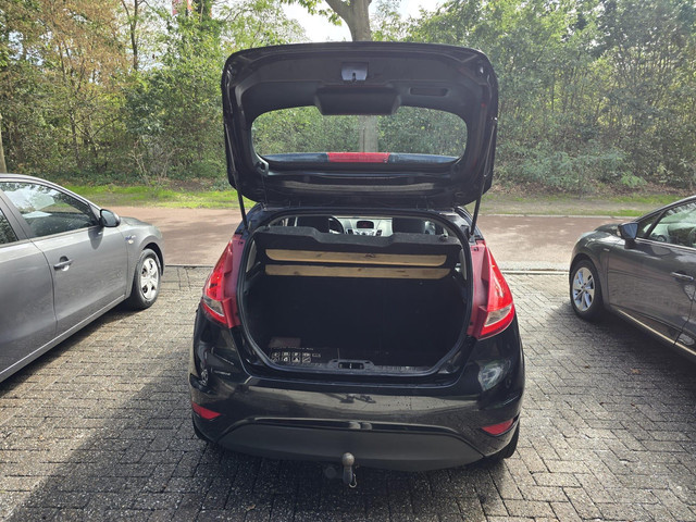 Foto 10 van Ford Fiesta 1.6 TDCi ECOnetic Lease Trend | AIRCO | ELEC RAMEN | TREKHAAK | EXPORT |