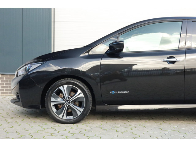 Foto 5 van Nissan LEAF 2.ZERO EDITION 40 kWh Carplay, Camera Adaptief