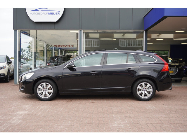 Foto 10 van Volvo V60 2.0T Summum Automaat | Airco | Navigatie | Elek. pakket | Youngtimer | Inruil mogelijk
