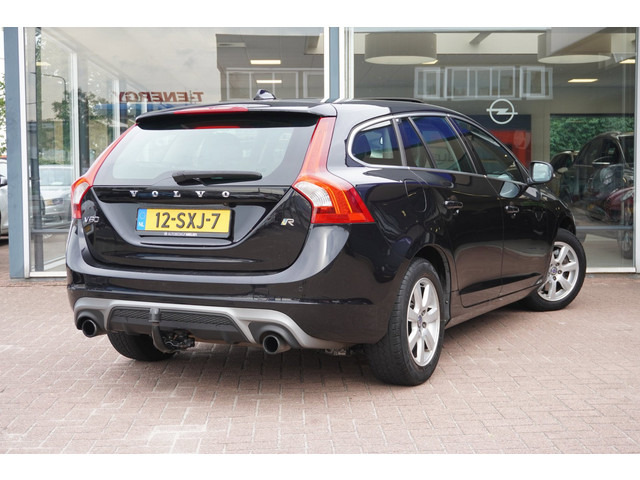 Foto 9 van Volvo V60 2.0T Summum Automaat | Airco | Navigatie | Elek. pakket | Youngtimer | Inruil mogelijk