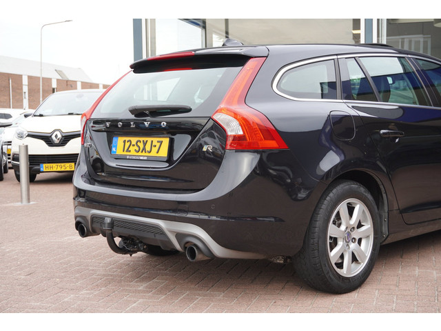 Foto 7 van Volvo V60 2.0T Summum Automaat | Airco | Navigatie | Elek. pakket | Youngtimer | Inruil mogelijk