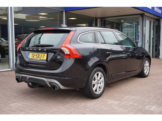 Foto 5 van Volvo V60 2.0T Summum Automaat | Airco | Navigatie | Elek. pakket | Youngtimer | Inruil mogelijk