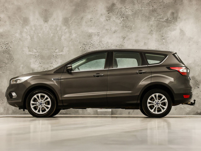 Foto 3 van Ford Kuga 1.5 EcoBoost Titanium (APPLE CARPLAY, NAVIGATIE, CLIMATE, CAMERA, ADAPTIVE CRUISE, LEDER,