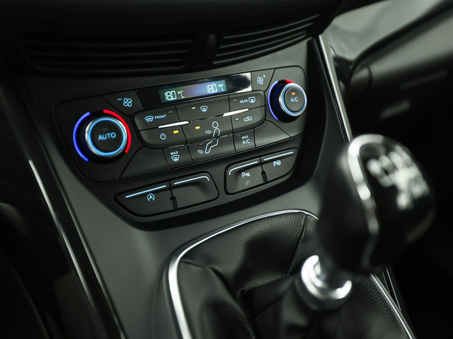 Ford Kuga 1.5 EcoBoost Titanium (APPLE CARPLAY, NAVIGATIE, CLIMATE, CAMERA, ADAPTIVE CRUISE, LEDER,