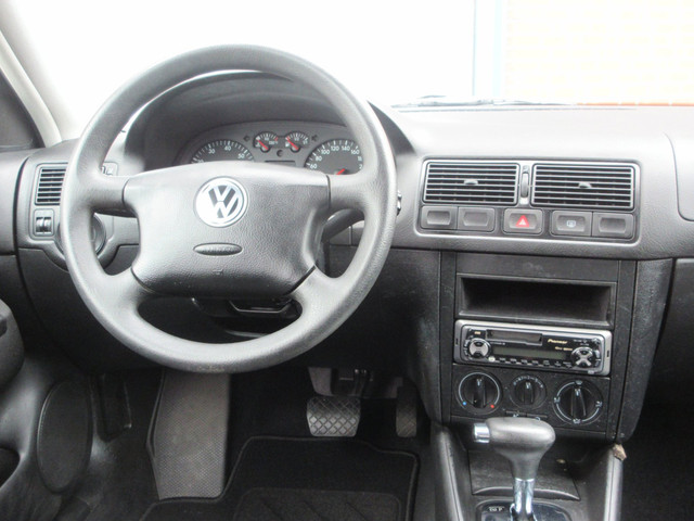 Foto 9 van Volkswagen Golf 1.6 Trendline, 5 Drs, Automaat, Airco, 93.447 km, APK 8-27