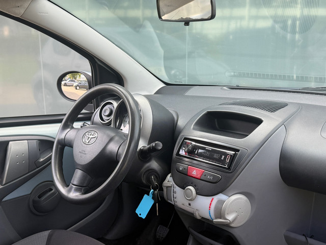 Foto 10 van Toyota Aygo 1.0-12V + Airco Radio CD Speler