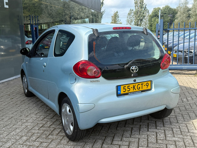 Foto 6 van Toyota Aygo 1.0-12V + Airco Radio CD Speler