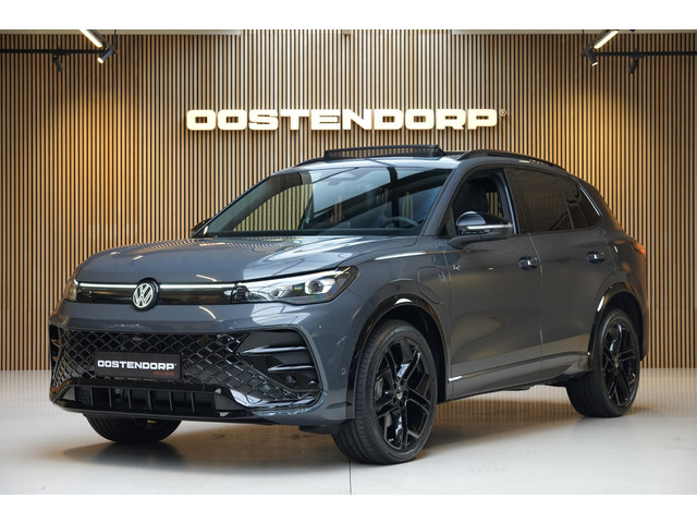 Foto 3 van Volkswagen Tiguan 1.5/272pk eHybrid R-Line Blackstyle VOL!|2026|Panoramadak|Trekhaak|Leer+Verwarming