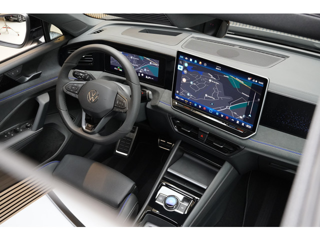 Foto 9 van Volkswagen Tiguan 1.5/272pk eHybrid R-Line Blackstyle VOL!|2026|Panoramadak|Trekhaak|Leer+Verwarming